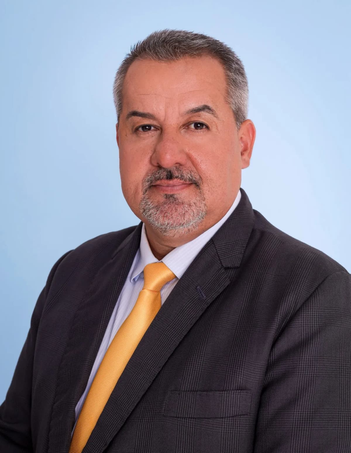 DR. ANDERSON RAU
